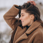 শীতকালে খুশকি দূর করার সহজ উপায়