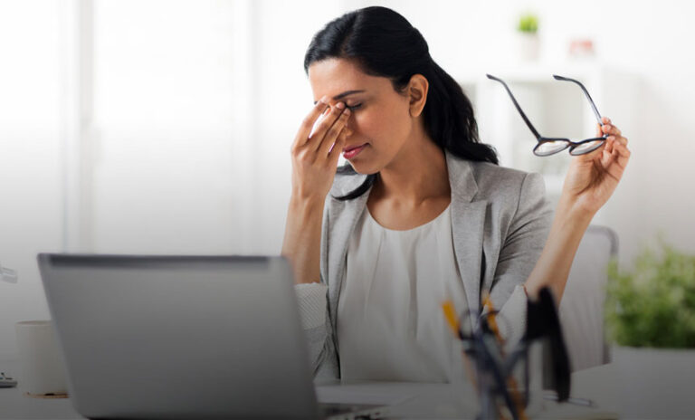 ডিজিটাল যুগে চোখের ঝুঁকি বাড়ছে চোখ সুস্থ রাখতে কার্যকর করণীয়